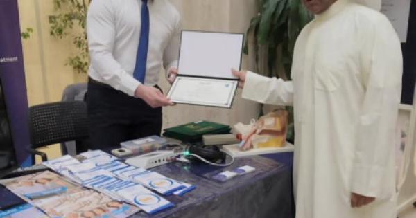 الأنشطة الثقافية والفنية نظمت معرض بعنوان (عدم الاتزان وفقدان السمع) في كلية الطب